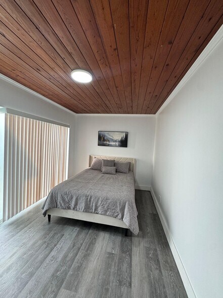 Building Photo - 1515 Camphor Dr