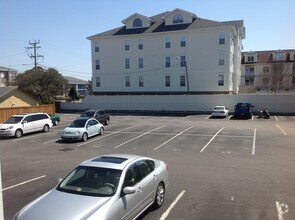 Building Photo - LYNNHAVEN SHORES