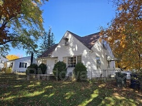 Building Photo - 821 Cornwall Ave