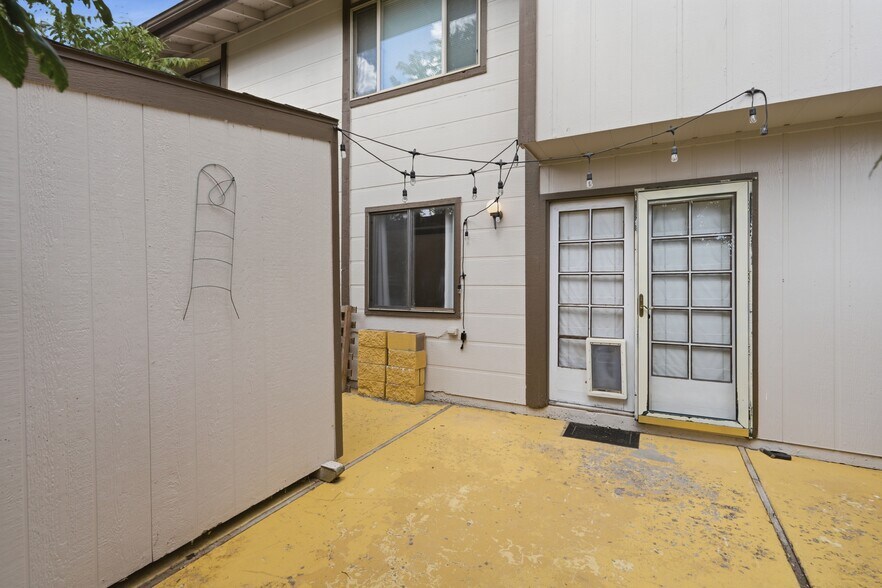 Building Photo - 555 28 1/2 Rd