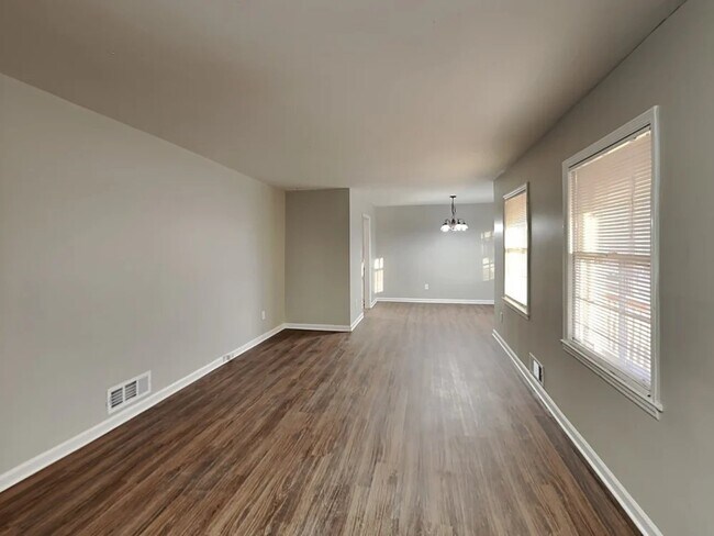 Building Photo - 3668 Scarlet Dr