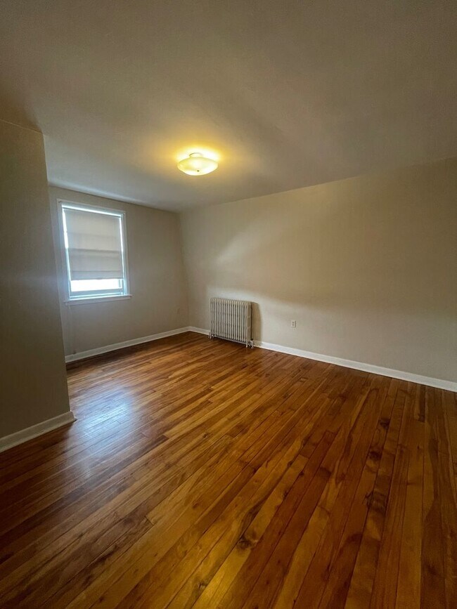 Building Photo - 333 Spruce St