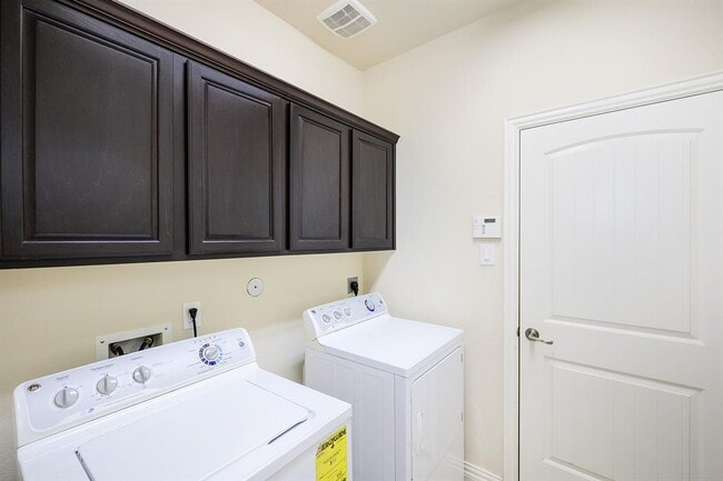 Building Photo - 15 Sawbridge Cir