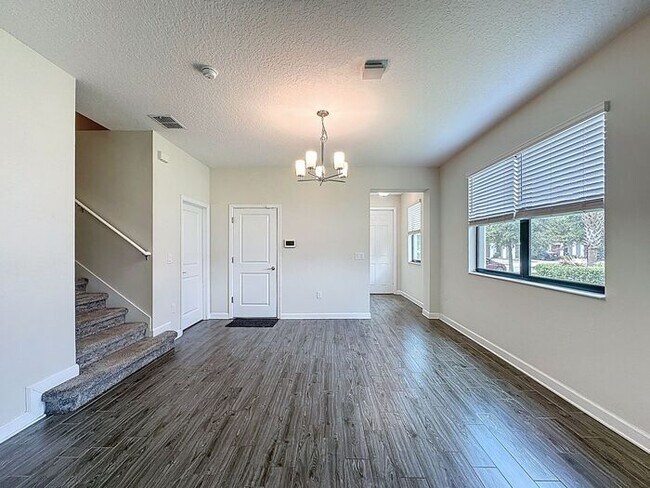 Building Photo - Beautiful Furnished townhome in Vistas of ...