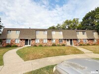 Building Photo - 3440 Villa Ridge