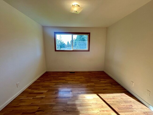 Building Photo - 1XMC3222