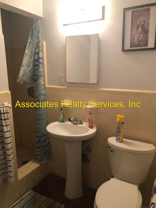 Building Photo - Four Bedroom, 2 bath 2,241 SF