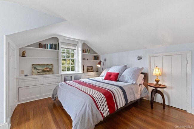 Building Photo - 8 S Bedford Rd