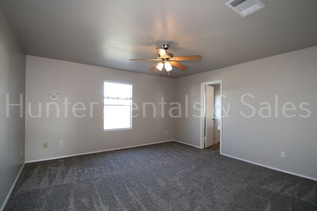 Building Photo - Gorgeous Two-Story Dream Home!