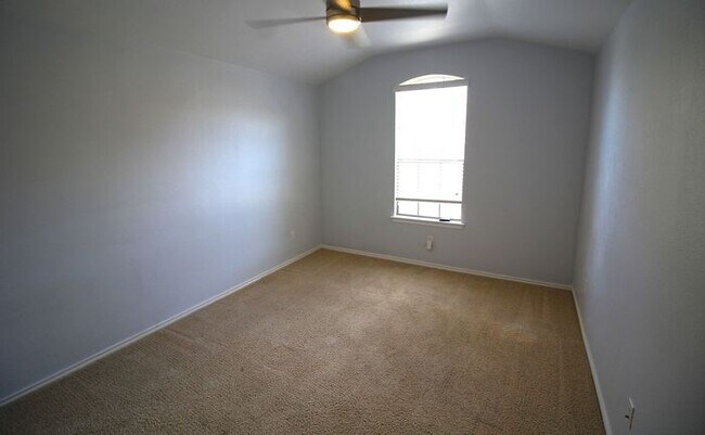 Building Photo - 6707 Rosita Oak Dr