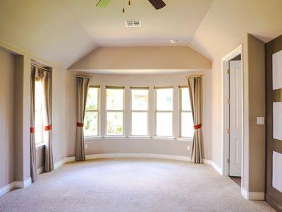 Building Photo - 2101 Southcreek Dr