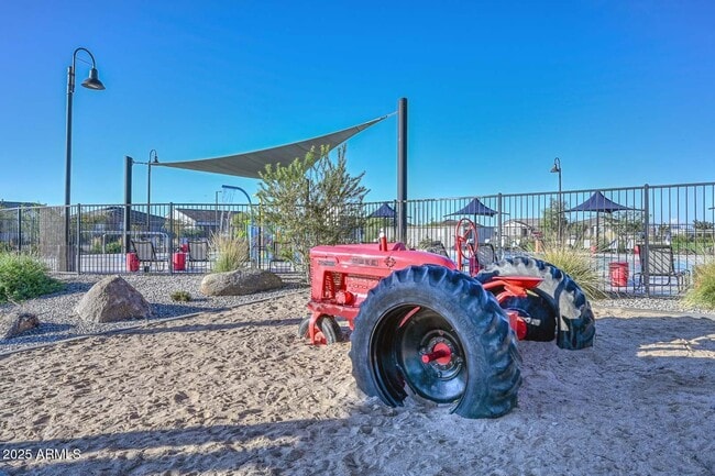 Building Photo - 17619 W Monroe St