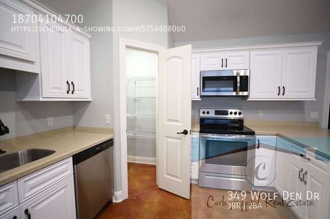 Building Photo - 349 Wolf Den Dr