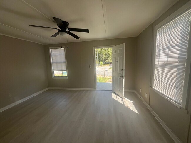Building Photo - 2 Br. home in Jacksonville for rent