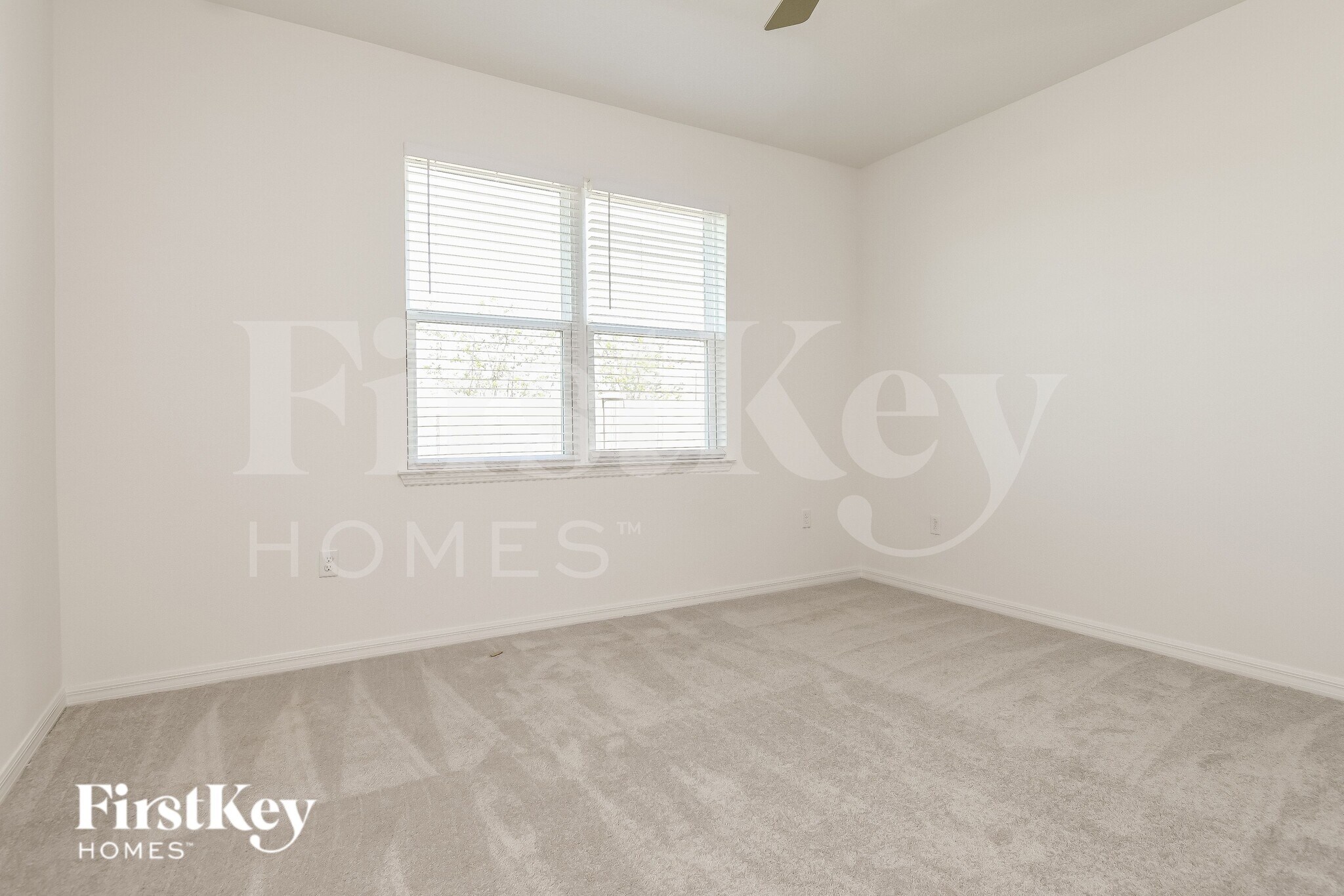 Building Photo - 1240 Spokane Pt