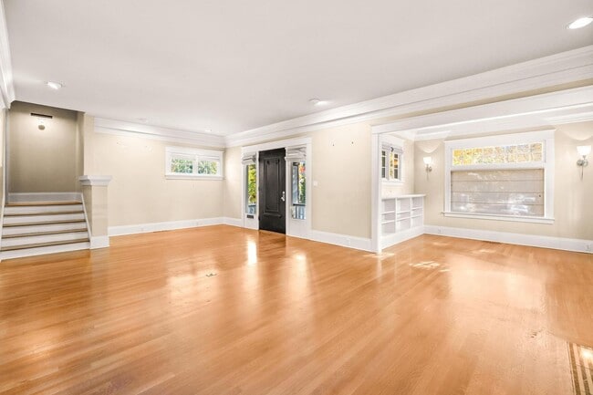 Building Photo - Elegant Grant Park Craftsman with Wine Cel...