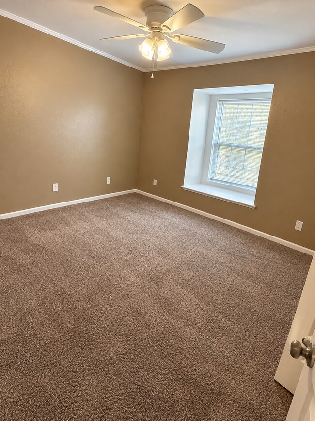 Building Photo - 9307 Lytham Dr