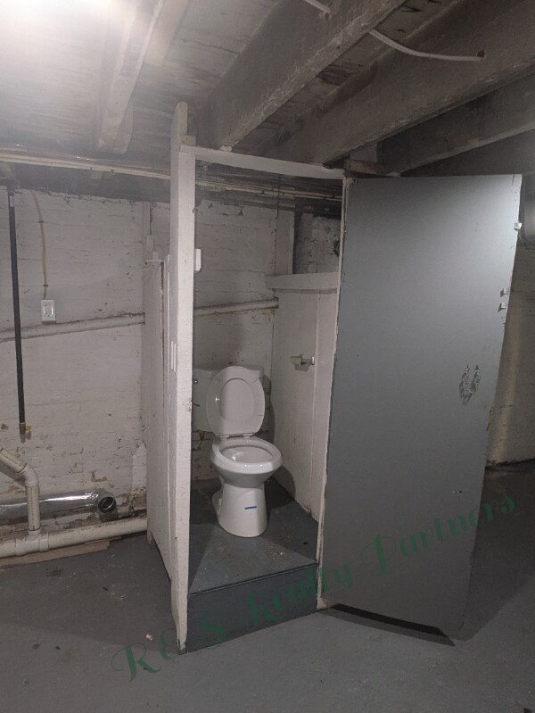 Building Photo - 2211 Penrose Ave