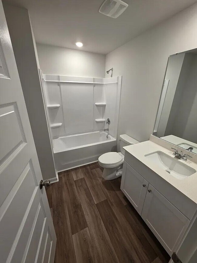 Building Photo - 532 Runaway Train Dr