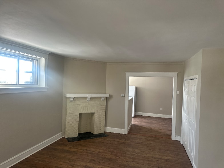 Building Photo - 5400 Euclid St