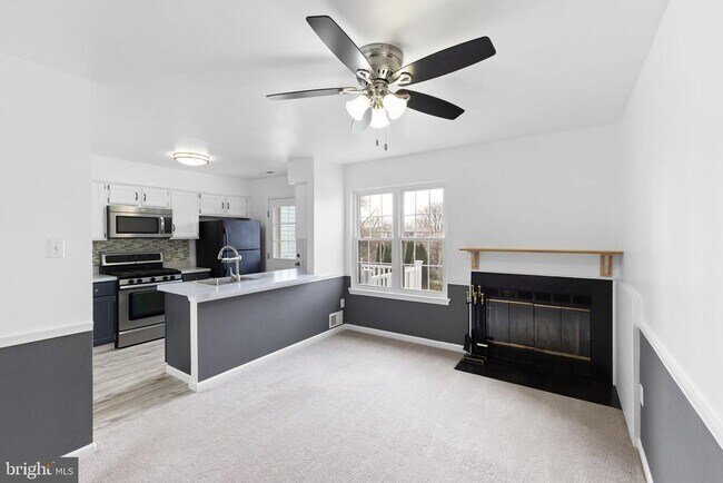 Building Photo - 219 Liberty Dr