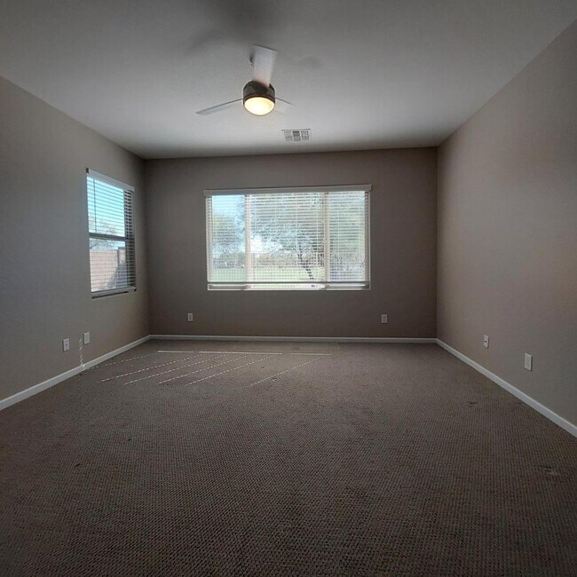 Building Photo - 1025 S 200th Ln