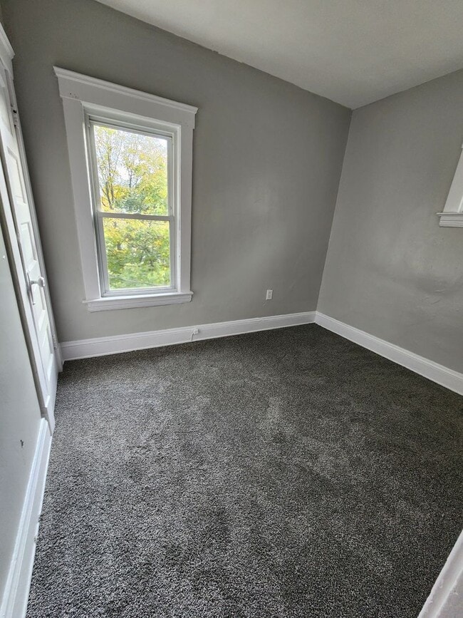 Building Photo - Adams9914