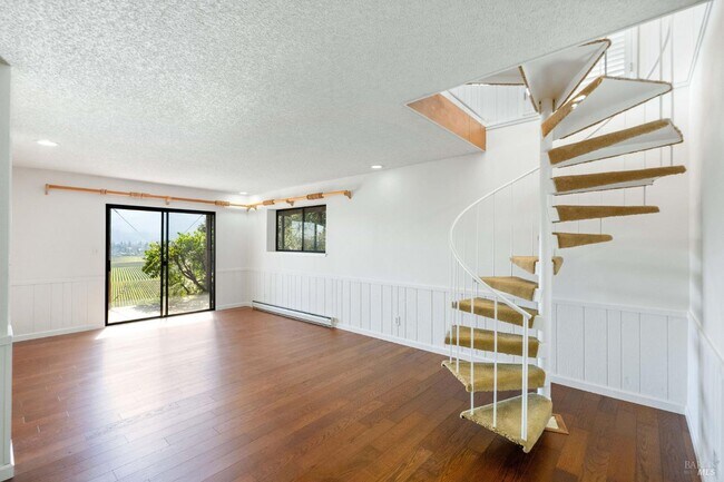 Building Photo - 121 Knoll Pl