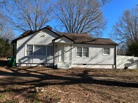 Building Photo - 1827 McLean Rd