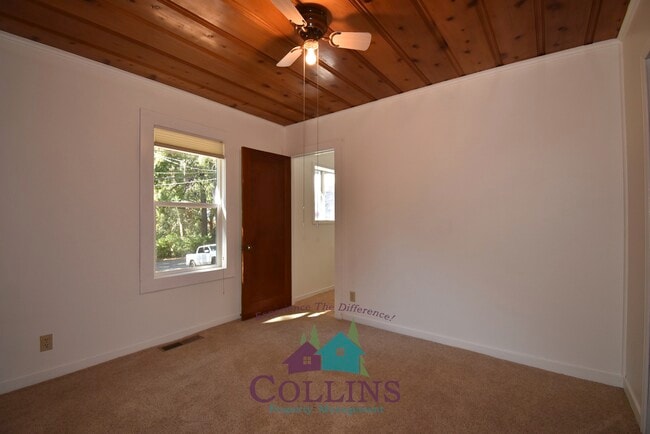 Building Photo - 10879 Gold Flat Rd