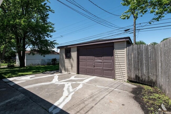 Building Photo - 1486 Burnham Ave