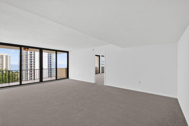 Building Photo - 4200 N Ocean Dr