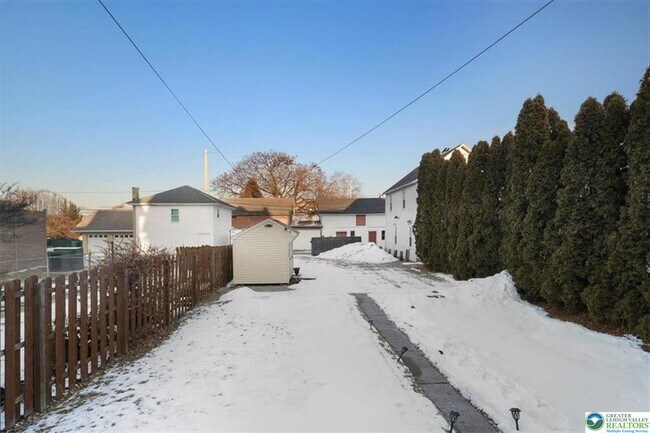 Building Photo - 193 S 4th St