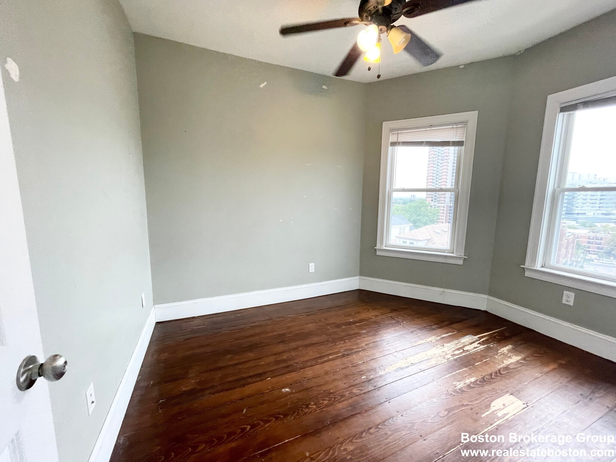 Building Photo - 178 Hillside St