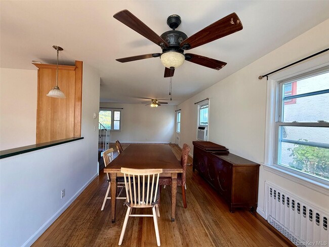 Building Photo - 518 W Olive St