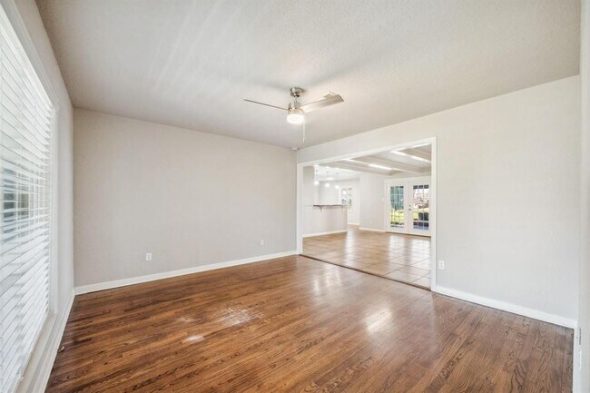 Building Photo - 4701 Frontier Dr