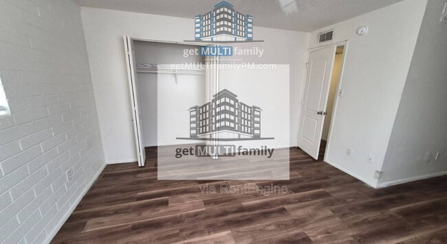 Building Photo - 8407 E Coronado Rd