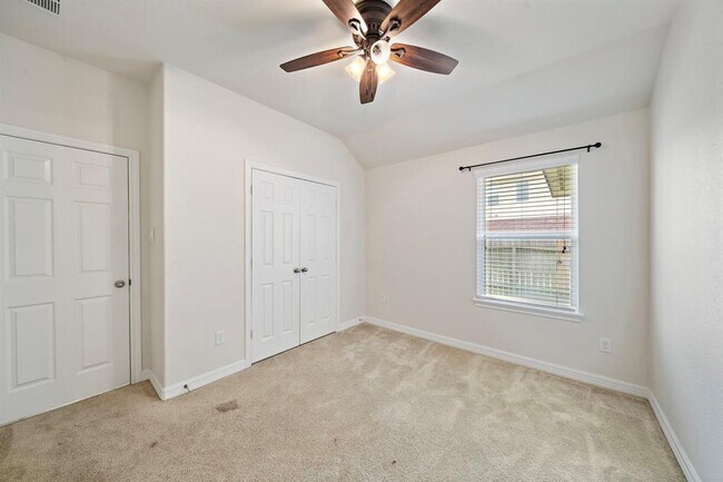 Building Photo - 9960 Golden Field Ln