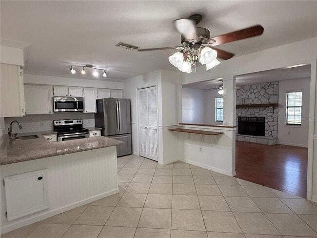 Building Photo - 6441 NW 65th Ave