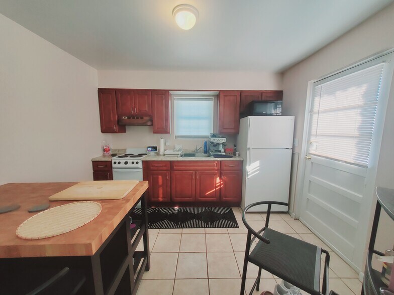 Building Photo - 71 Josephine Evaristo Ave