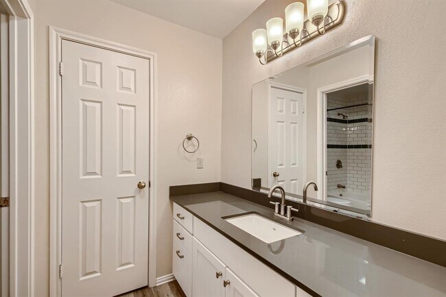 Building Photo - 11034 Galleria Cove