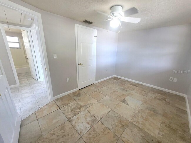 Building Photo - 7831 Sagebrush Dr