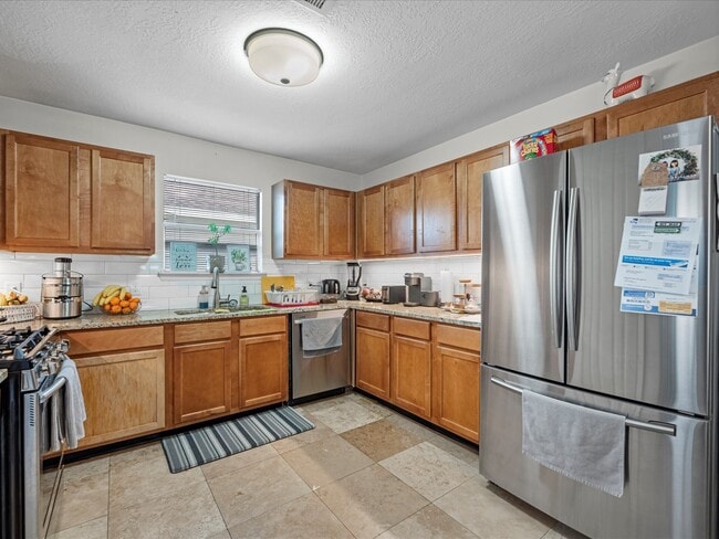 Building Photo - 19527 Billineys Park Dr