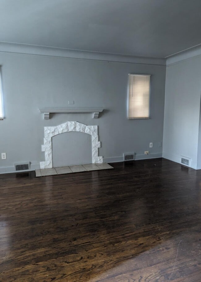 Building Photo - 5218 Bedford St