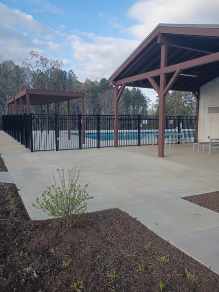 Building Photo - 751 Wolverine Ln