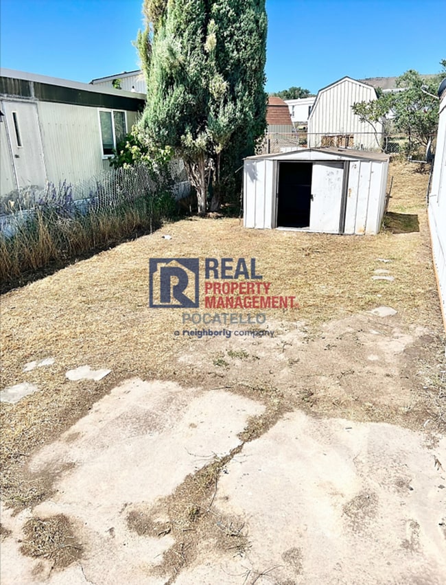 Building Photo - 2 Bedroom 1 Bath Mobile Home - Pets negotiable