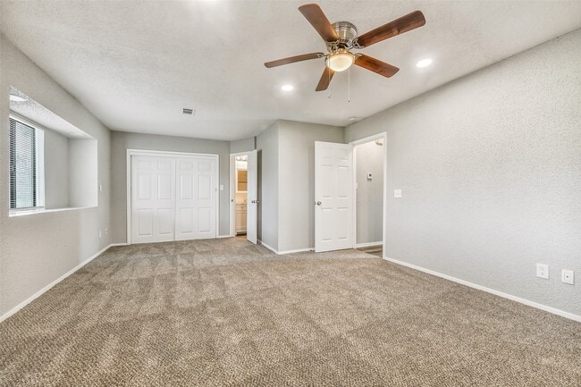 Building Photo - 405 Cherry St