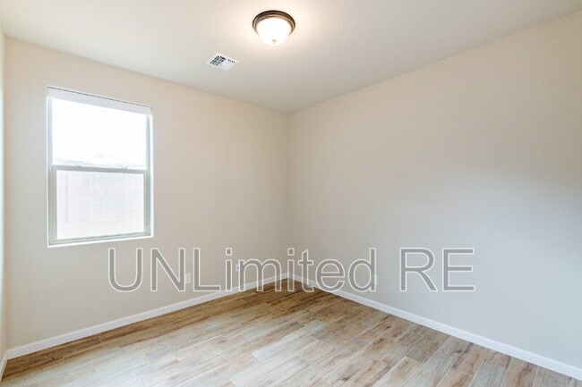 Building Photo - 308 Spirit Cir