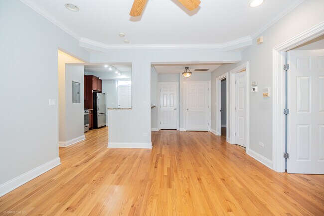 Building Photo - 2608 W Leland Ave