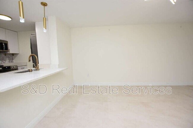 Building Photo - 141 Fernery Rd